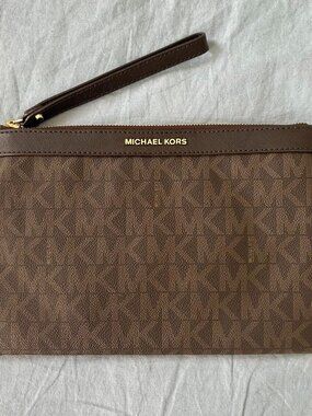 New Michael Kors XL Brown Zip Clutch